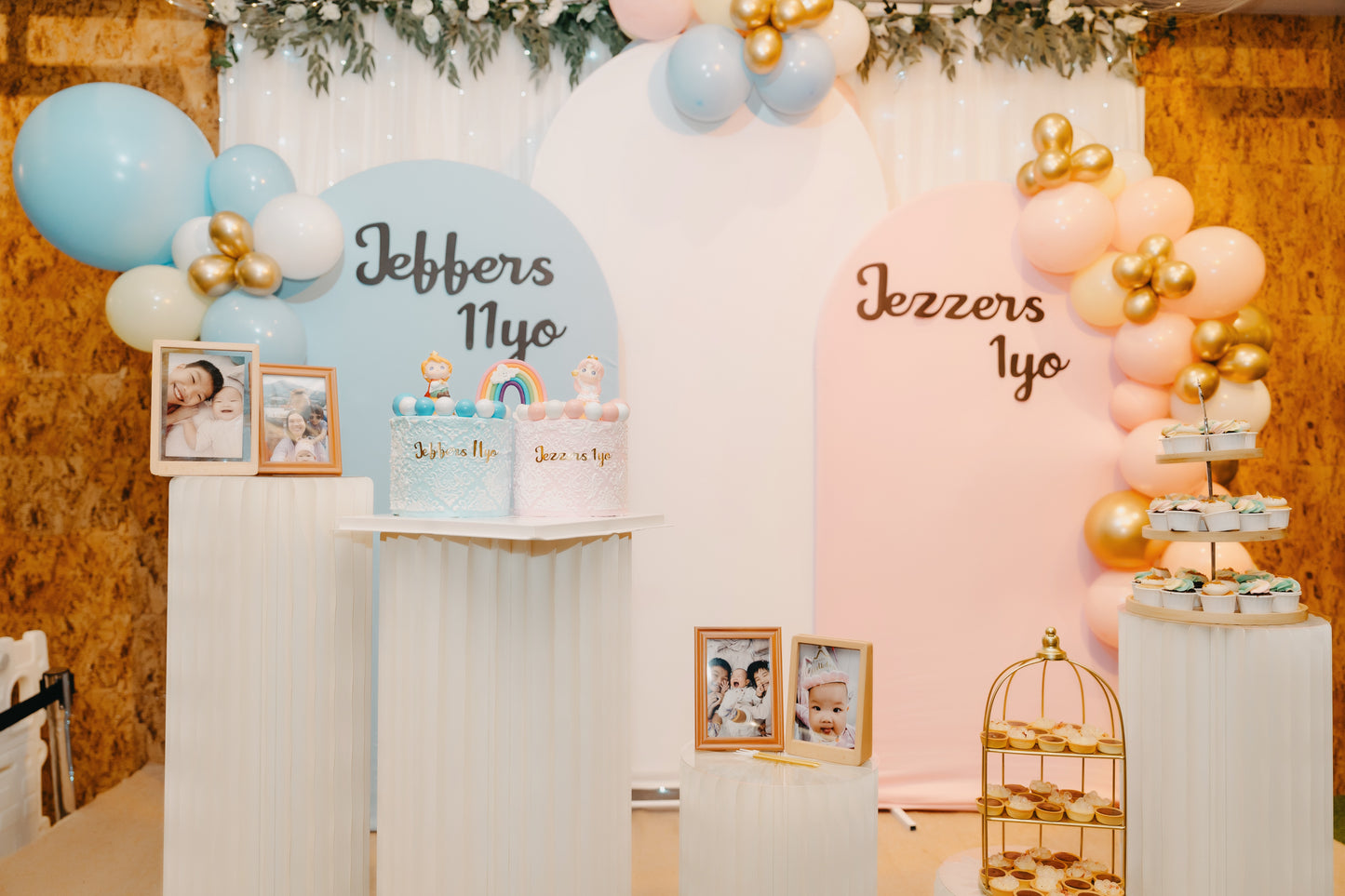 Cylinders & Photo Stands