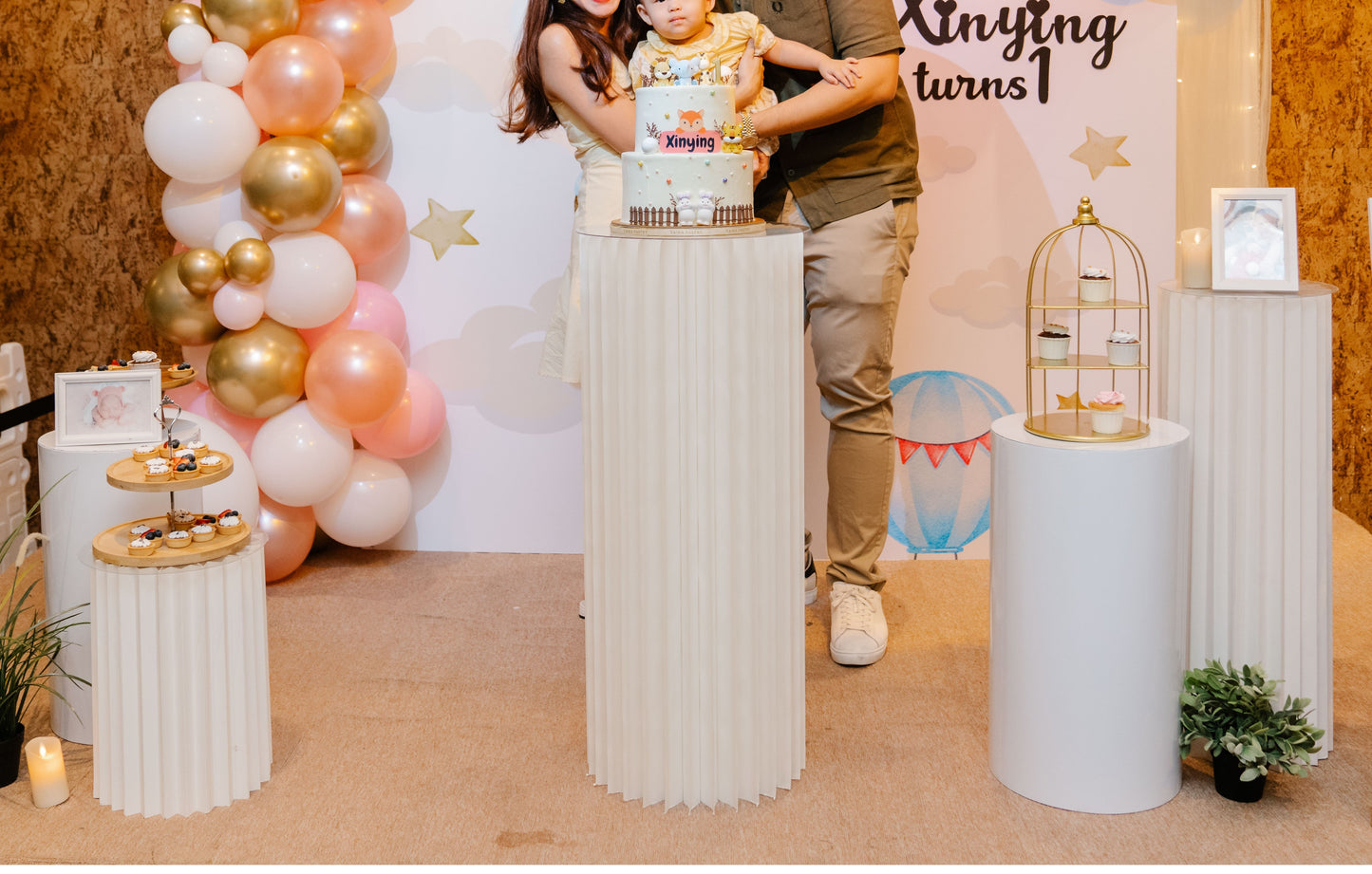 Cylinders & Photo Stands