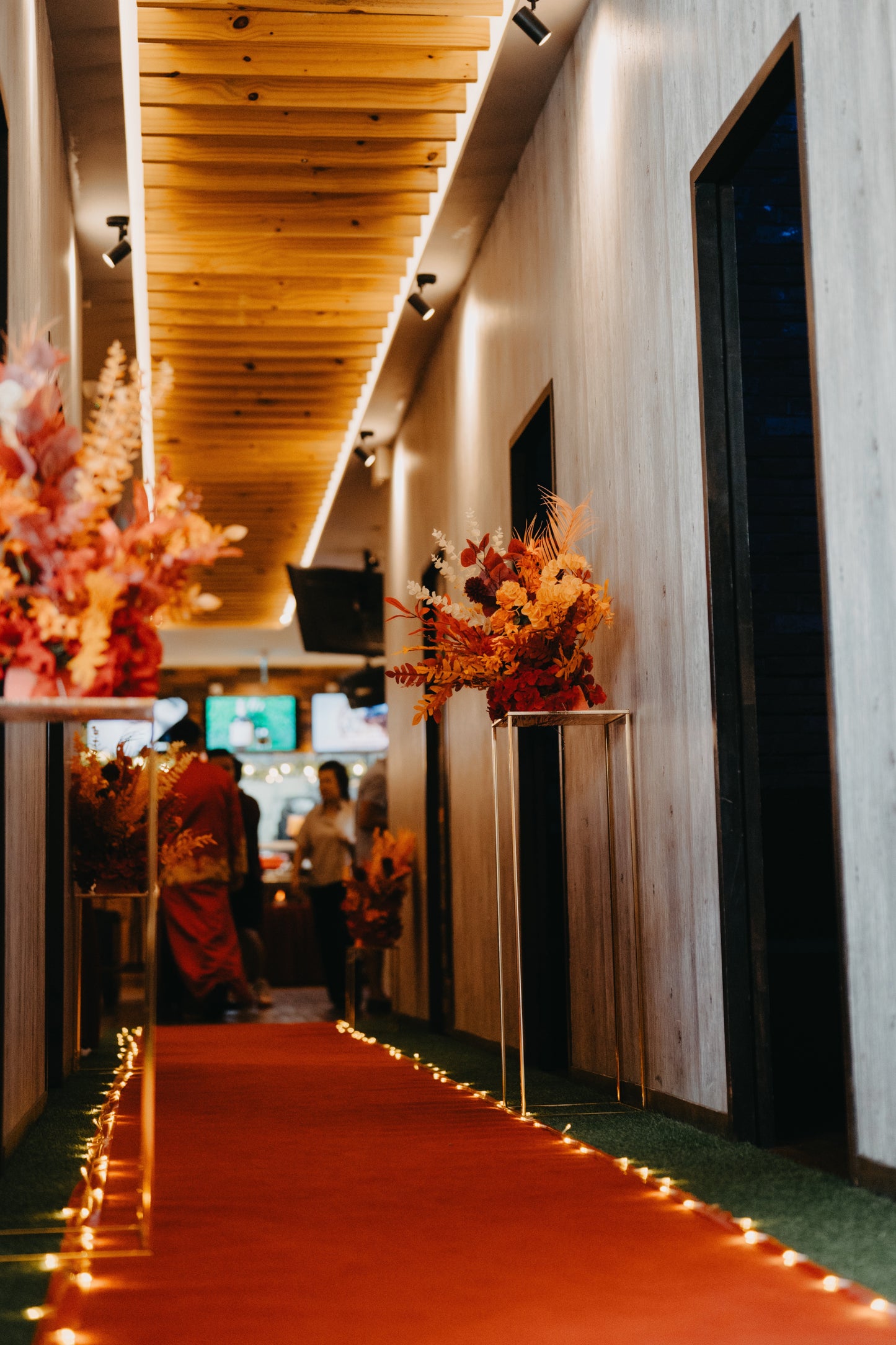 Oriental Red Aisle Decoration