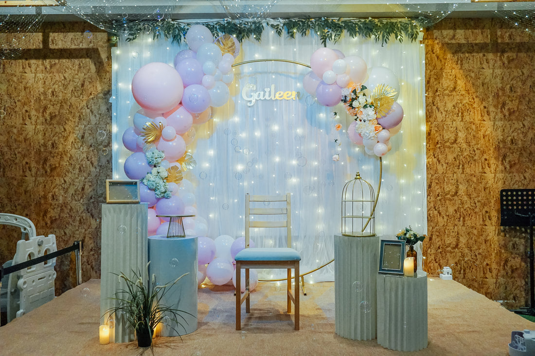 Circular Gold Stand Balloon Garland Backdrop